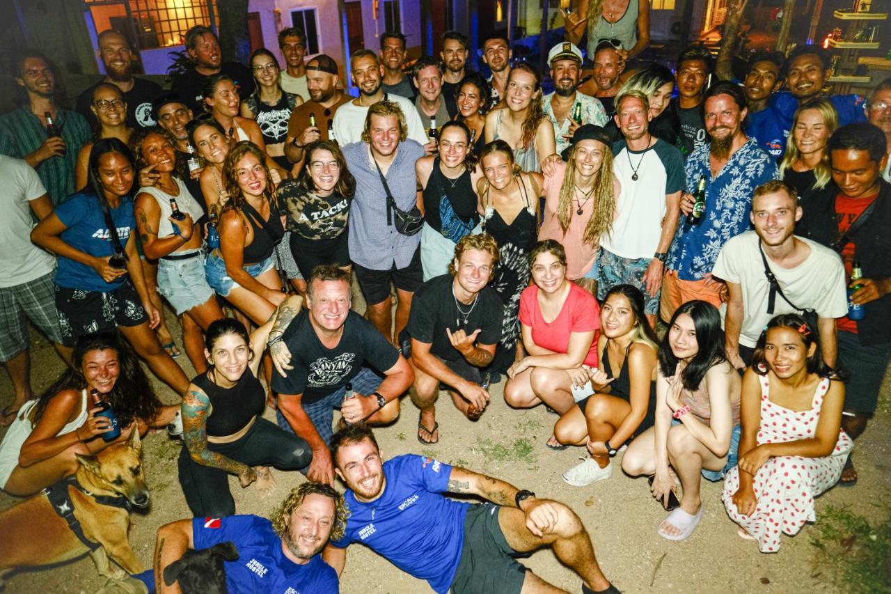 Escape Divers - Jungle Hostel And Dive Centre Koh Tao Exterior photo